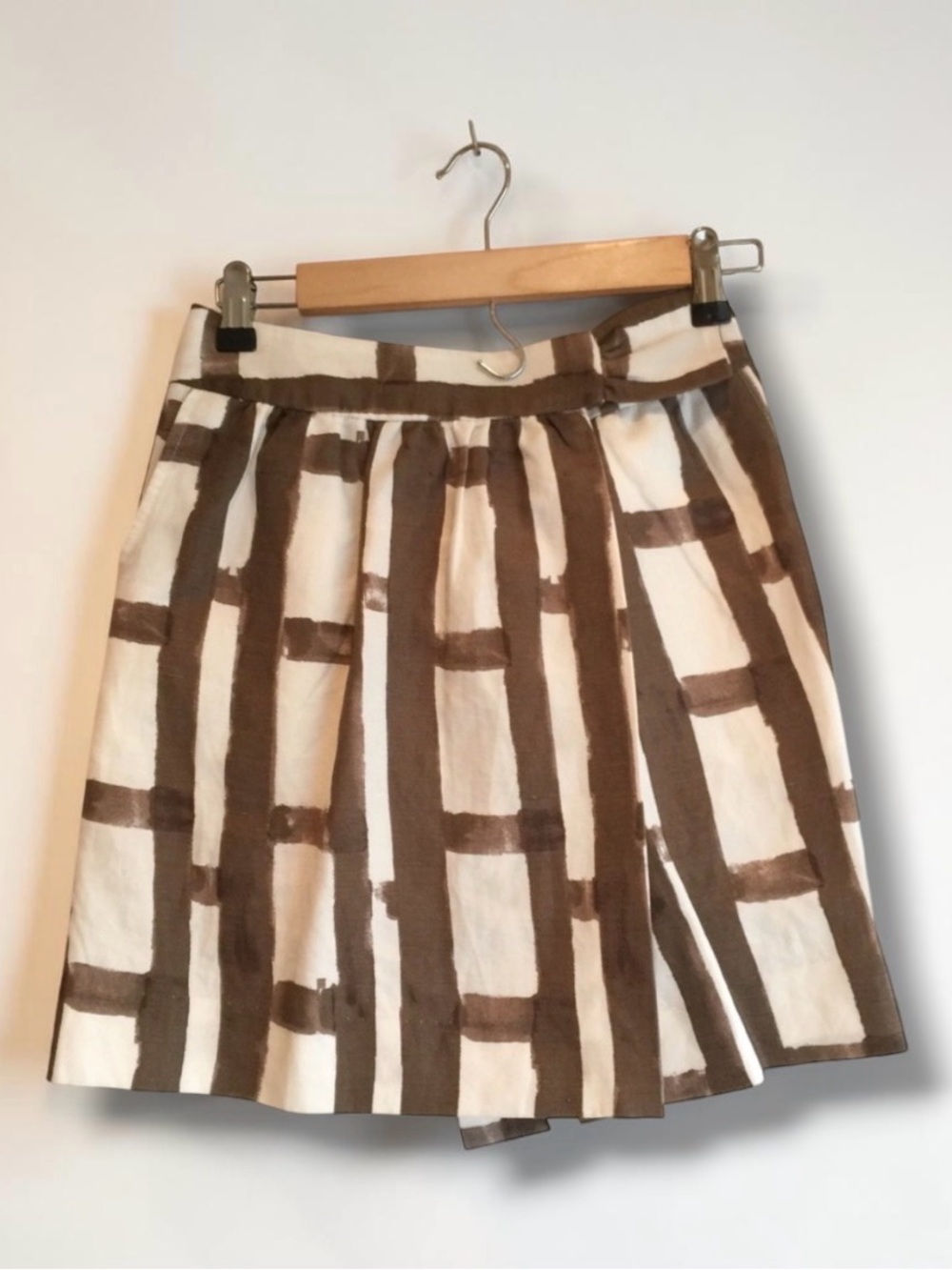 Banana Republic Cream and Brown Mini Skirt